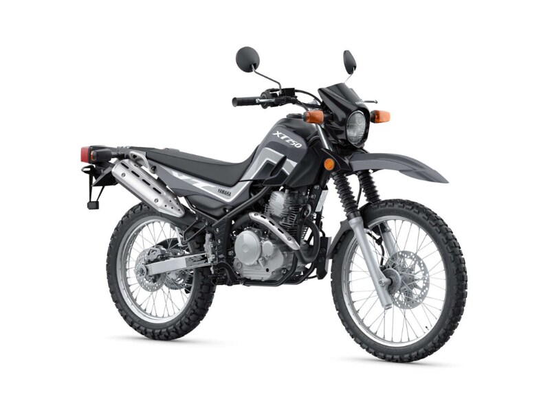 <div class='descrGalleryTitle'>YAMAHA XT250</div><div class='descrGalleryText'><p>Orfani della<b> Yamaha XT</b>? Potete farvi un giretto in Senegal, dove la gamma della Casa di Iwata (che per i modelli africani viene realizzata dal big locale CFAO) è piena di perle. Come questa duemmezzo monocilindrica raffreddata ad aria, cambio a cinque marce, cerchi a raggi (anteriore da 21", posteriore da 17") con freni a disco singoli e un peso di 122 chili.&nbsp;</p>
</div>